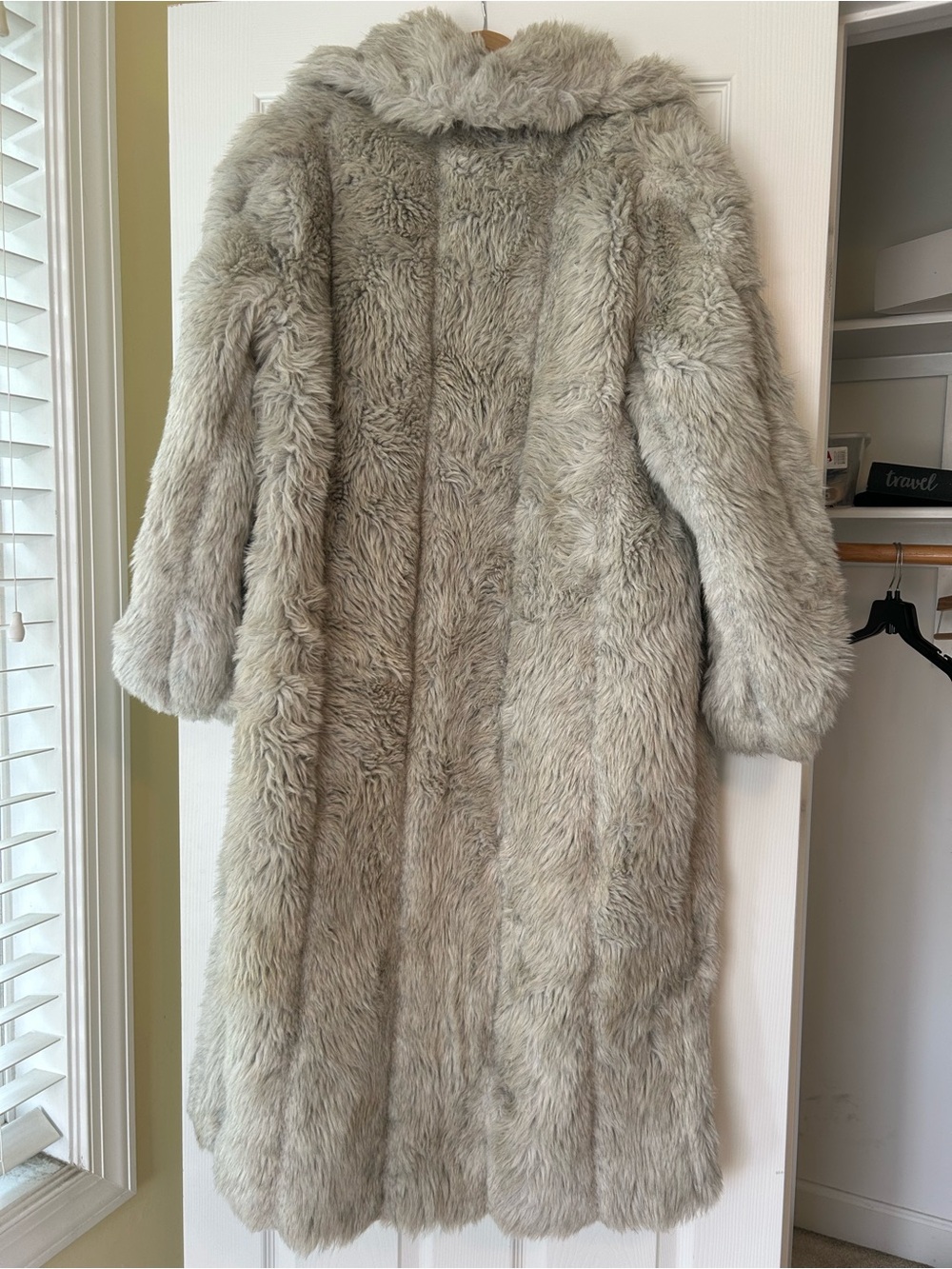 Monterey Fashions Vintage Long Faux Fur Coat in Cool Gray Women's Winter Coat - Picture 11 of 12